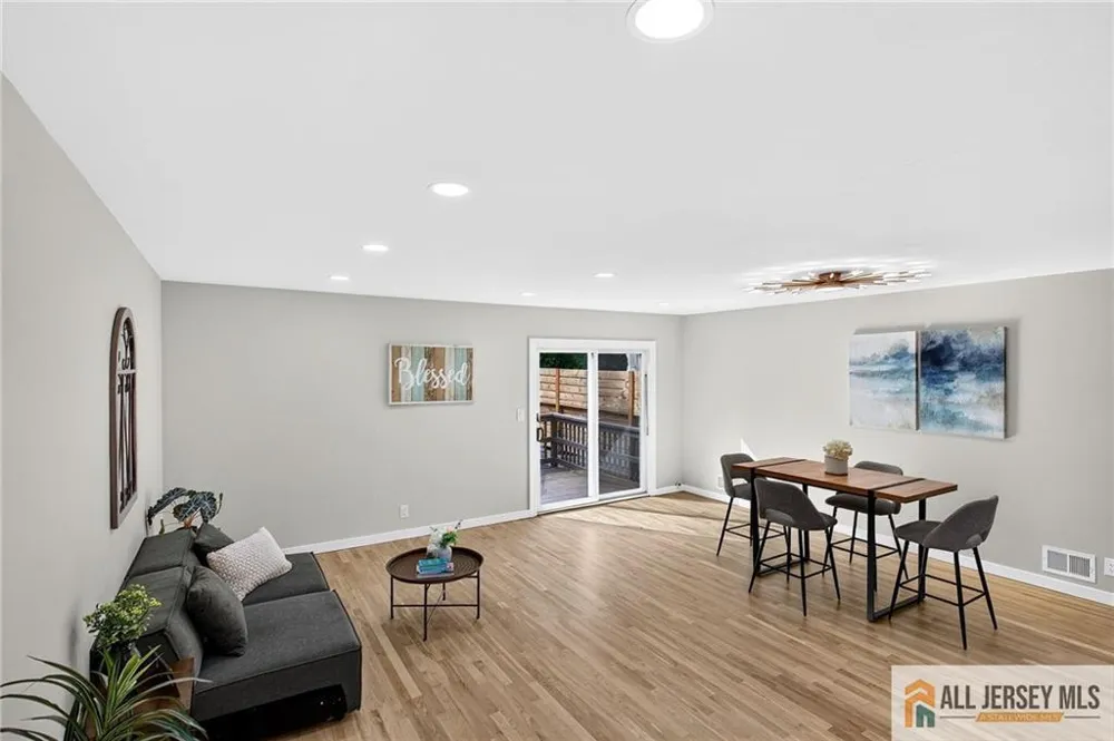 23 Thistle Court Old Bridge, NJ 07747