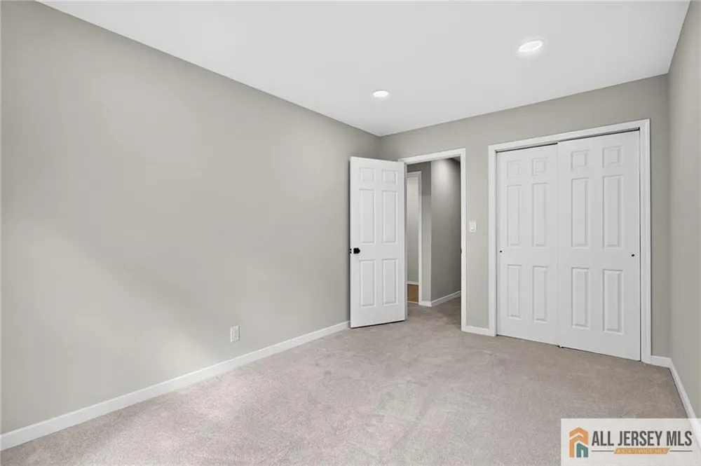 23 Thistle Court Old Bridge, NJ 07747