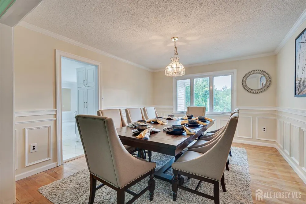 8 Nathan Drive North Brunswick, NJ 08902