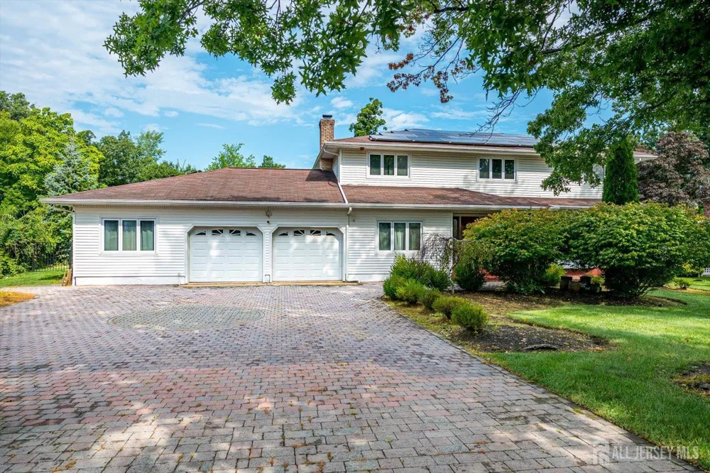 8 Nathan Drive North Brunswick, NJ 08902