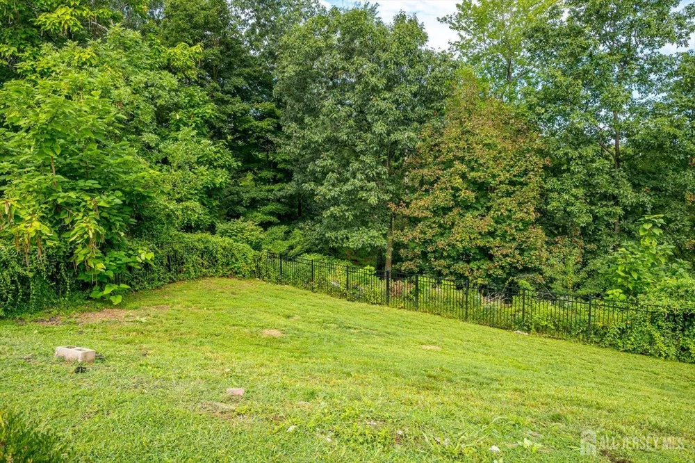 8 Nathan Drive North Brunswick, NJ 08902