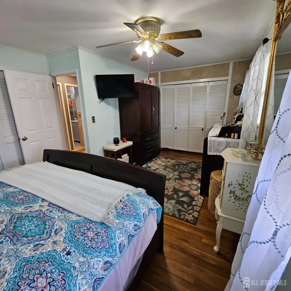 136 Isabelle Street Metuchen, NJ 08840