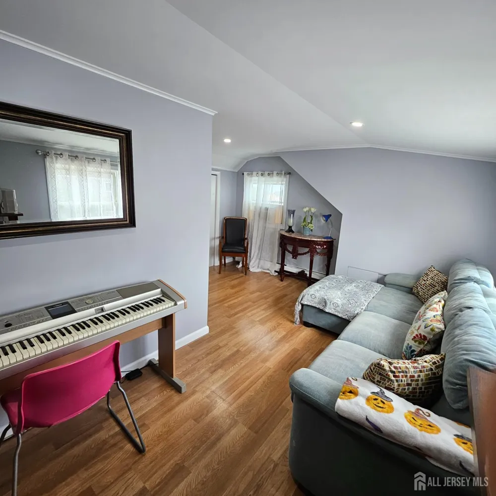136 Isabelle Street Metuchen, NJ 08840