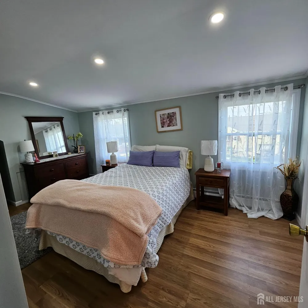 136 Isabelle Street Metuchen, NJ 08840