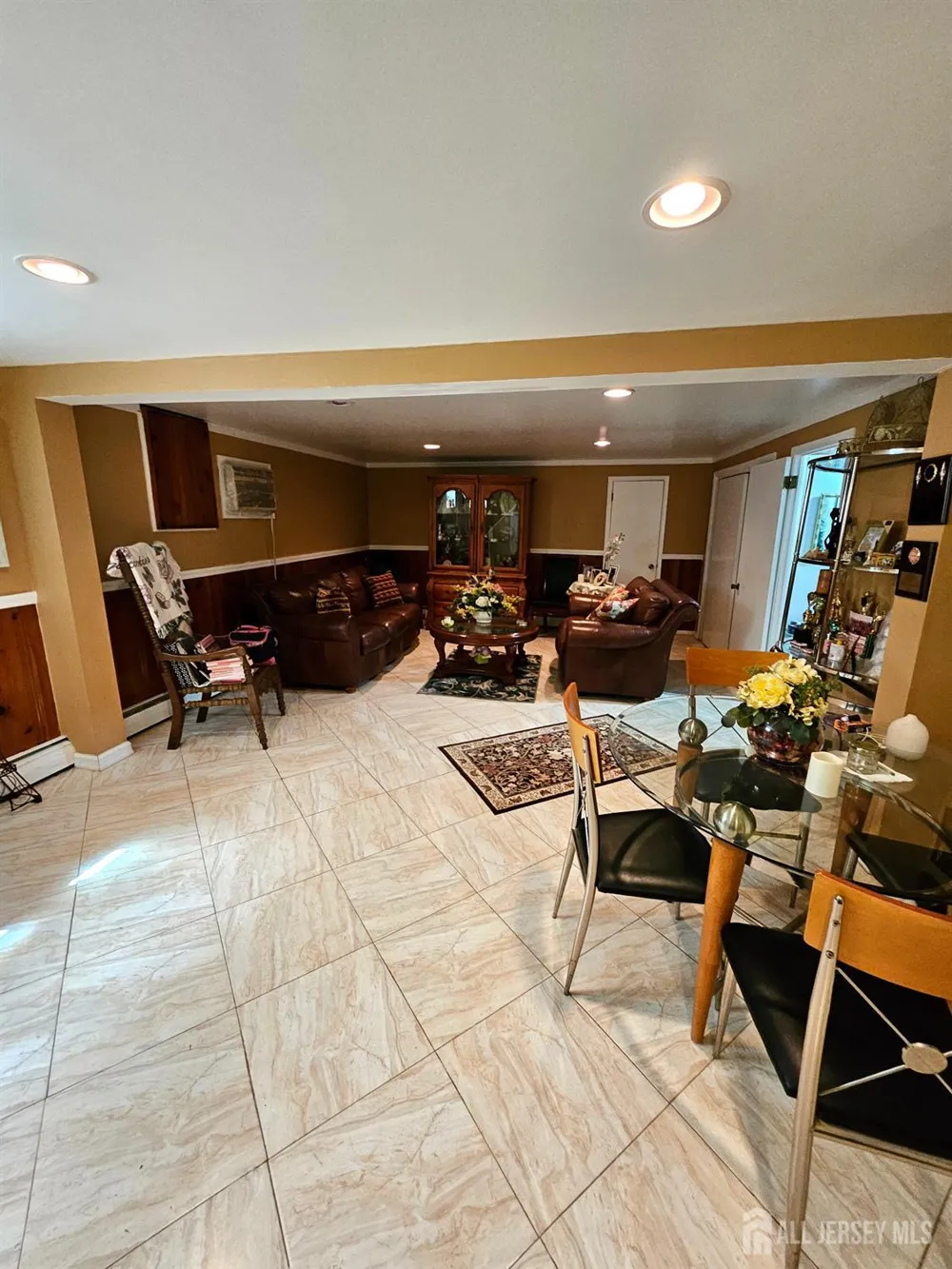 136 Isabelle Street Metuchen, NJ 08840