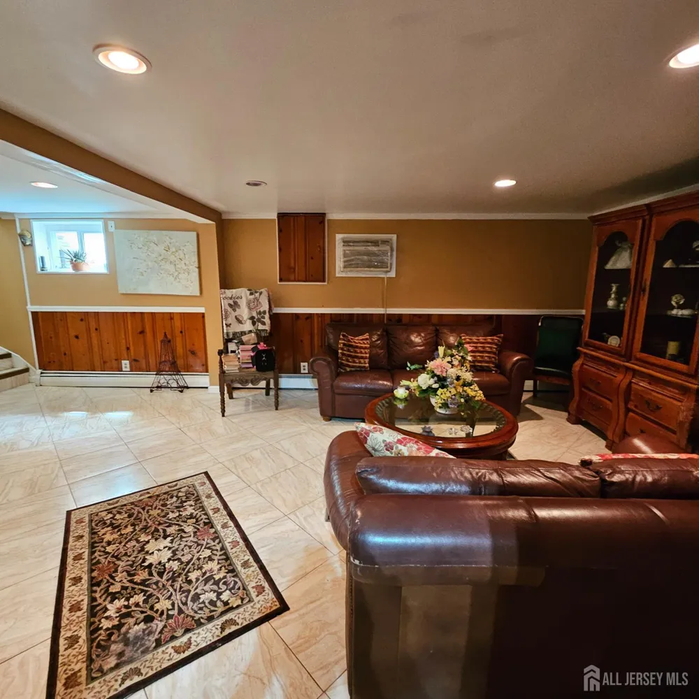 136 Isabelle Street Metuchen, NJ 08840