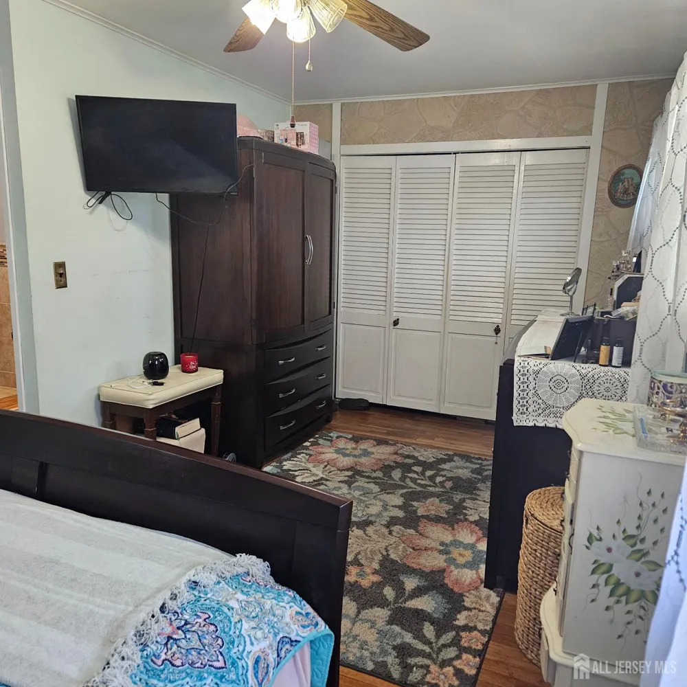 136 Isabelle Street Metuchen, NJ 08840