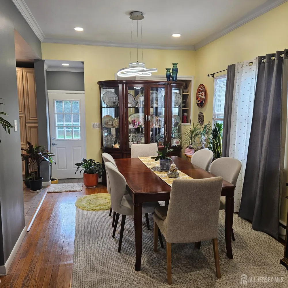 136 Isabelle Street Metuchen, NJ 08840