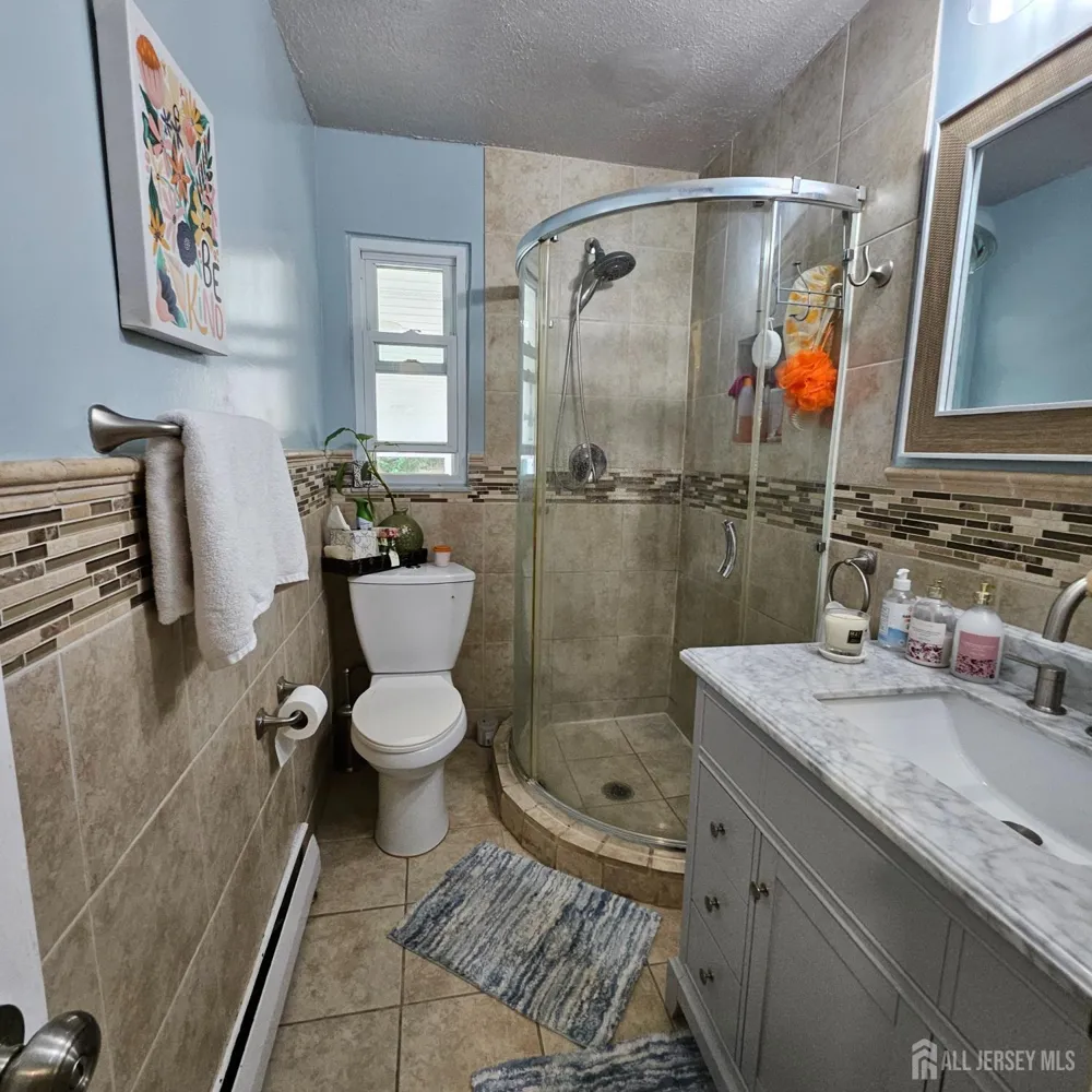 136 Isabelle Street Metuchen, NJ 08840
