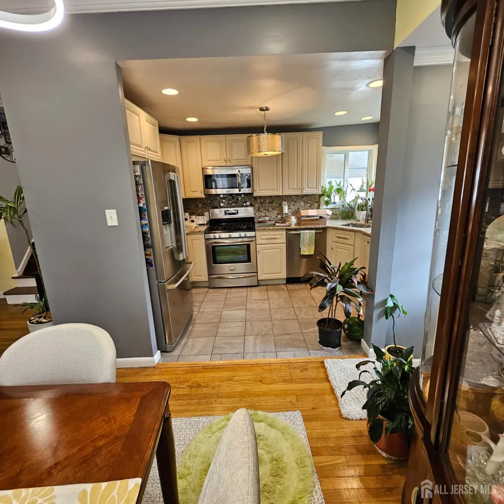 136 Isabelle Street Metuchen, NJ 08840