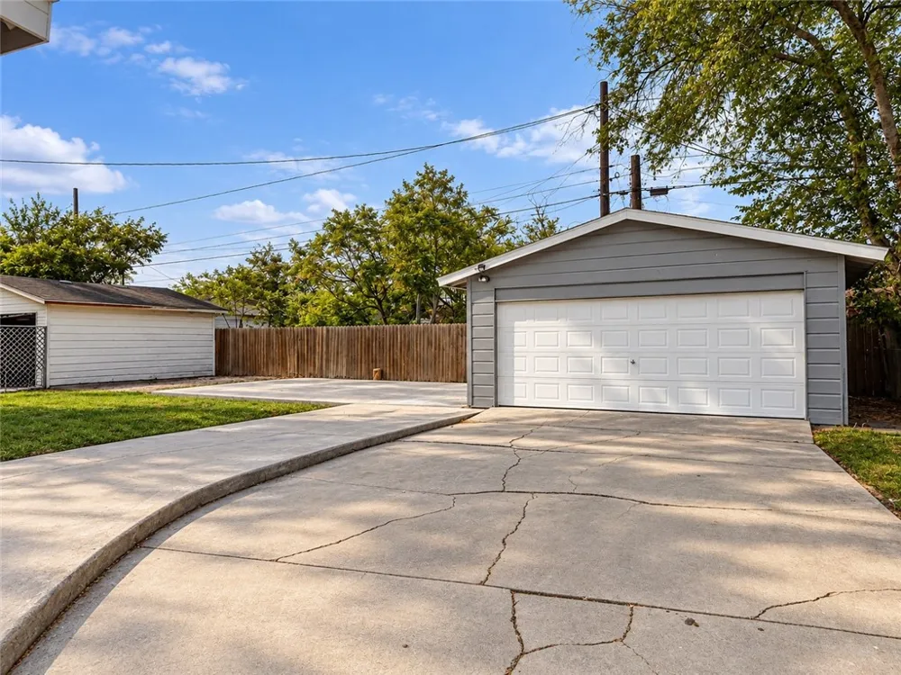 1537 Devon Drive Corpus Christi, TX 78415