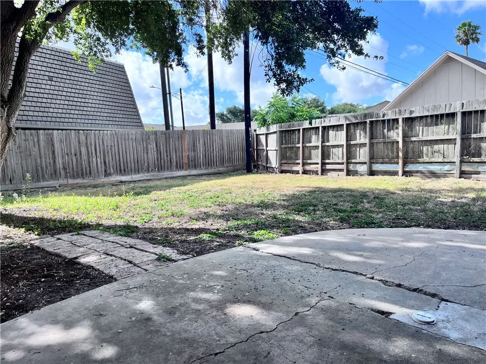 621 Philomena Drive Corpus Christi, TX 78412