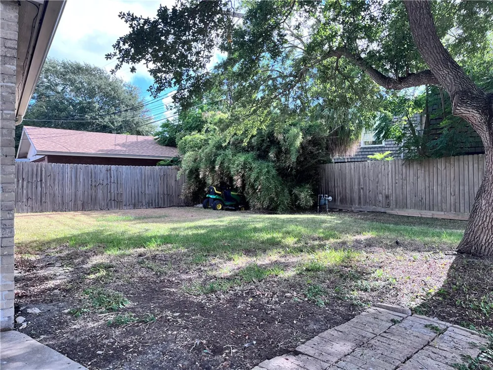 621 Philomena Drive Corpus Christi, TX 78412
