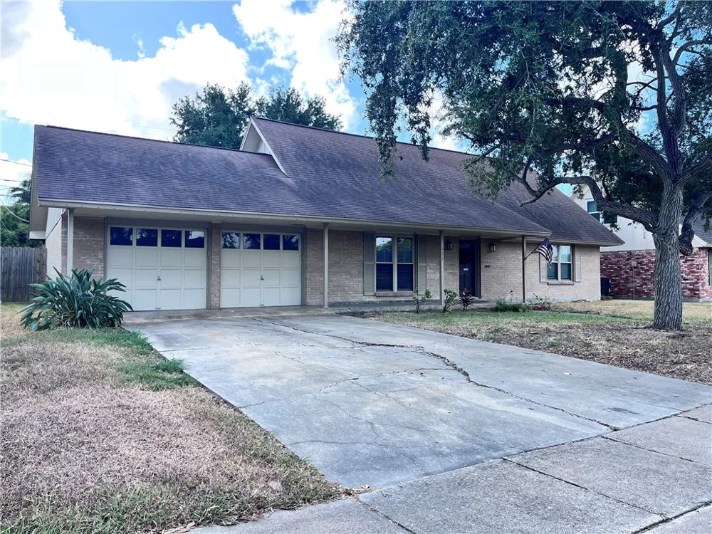 621 Philomena Drive Corpus Christi, TX 78412