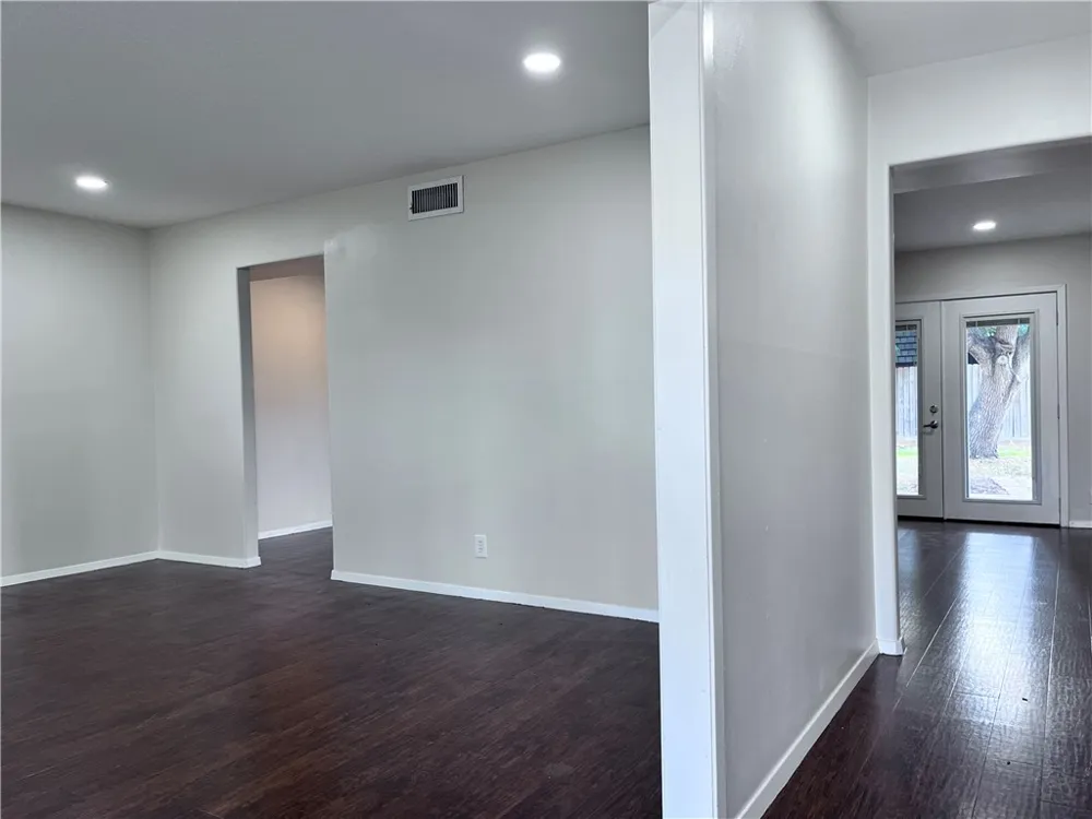 621 Philomena Drive Corpus Christi, TX 78412