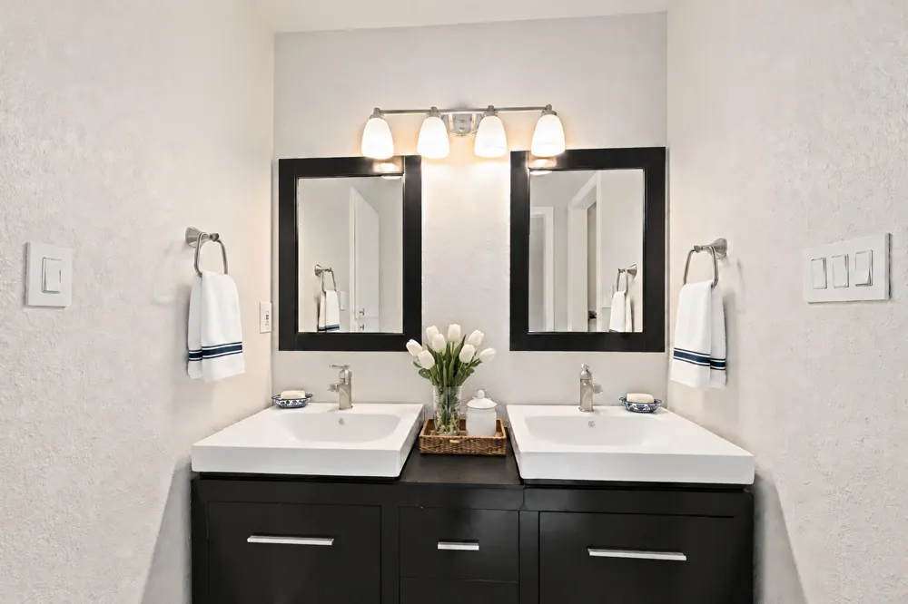 6603 Sunstrip Drive Austin, TX 78745