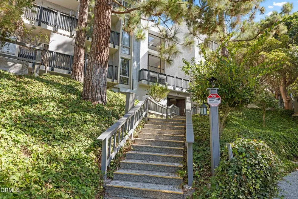 3605 W Hidden Lane #303 Rolling Hills Estates, CA 90274