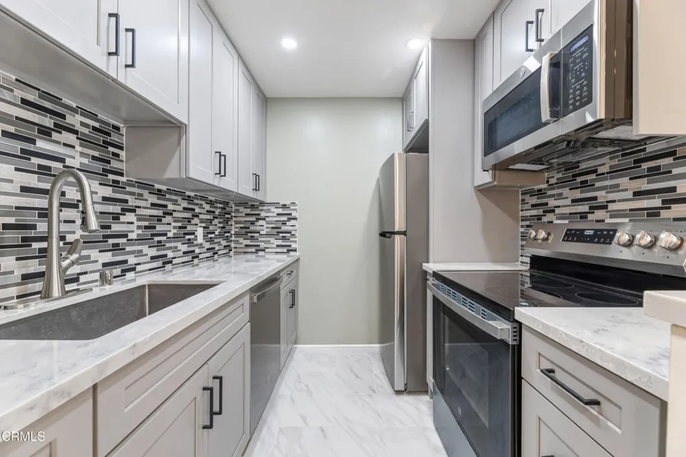 3605 W Hidden Lane #303 Rolling Hills Estates, CA 90274