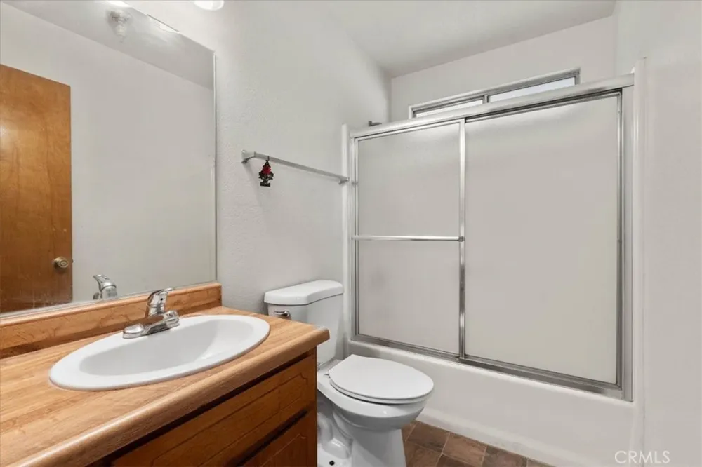 8757 Pacific Phelan, CA 92371