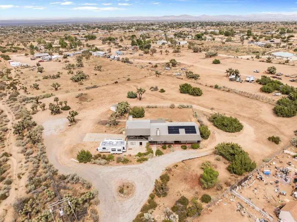 8757 Pacific Phelan, CA 92371