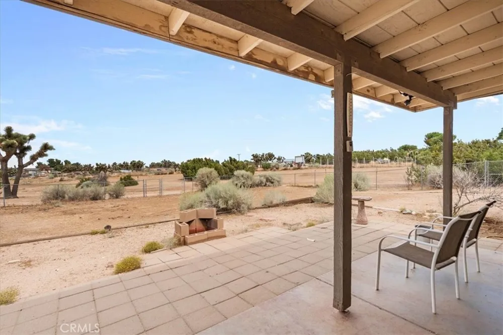 8757 Pacific Phelan, CA 92371