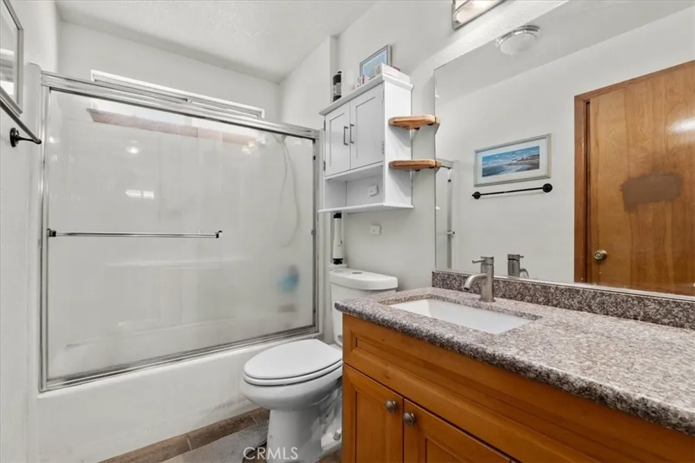 8757 Pacific Phelan, CA 92371