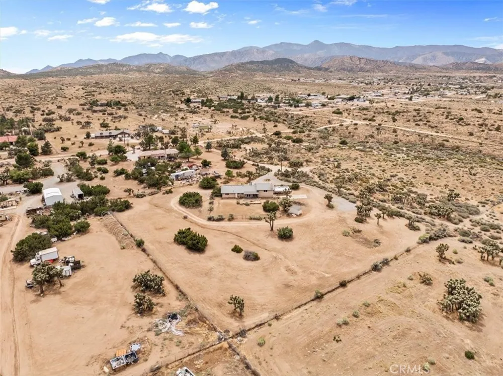 8757 Pacific Phelan, CA 92371