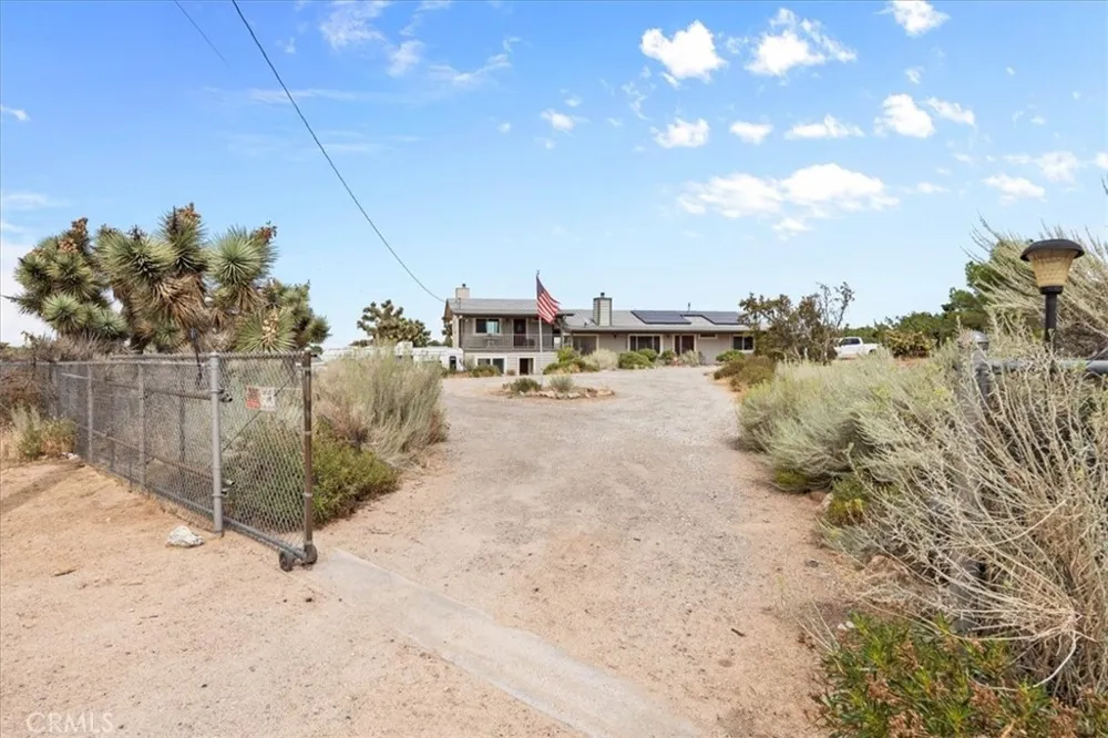 8757 Pacific Phelan, CA 92371