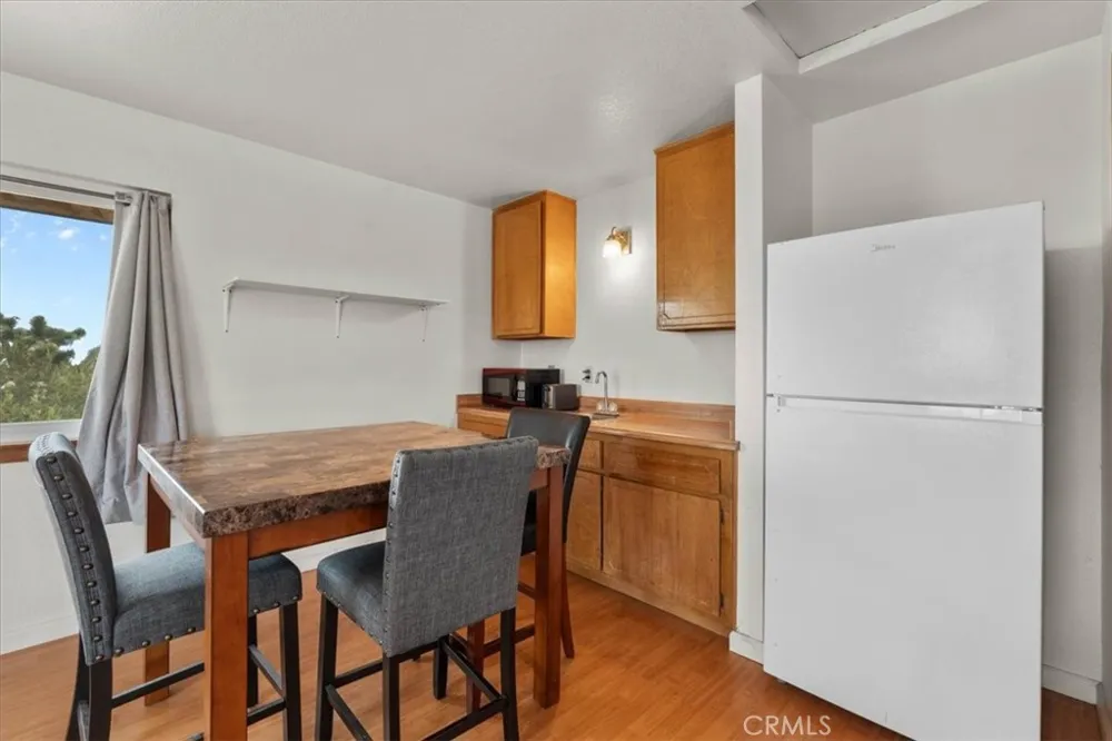 8757 Pacific Phelan, CA 92371