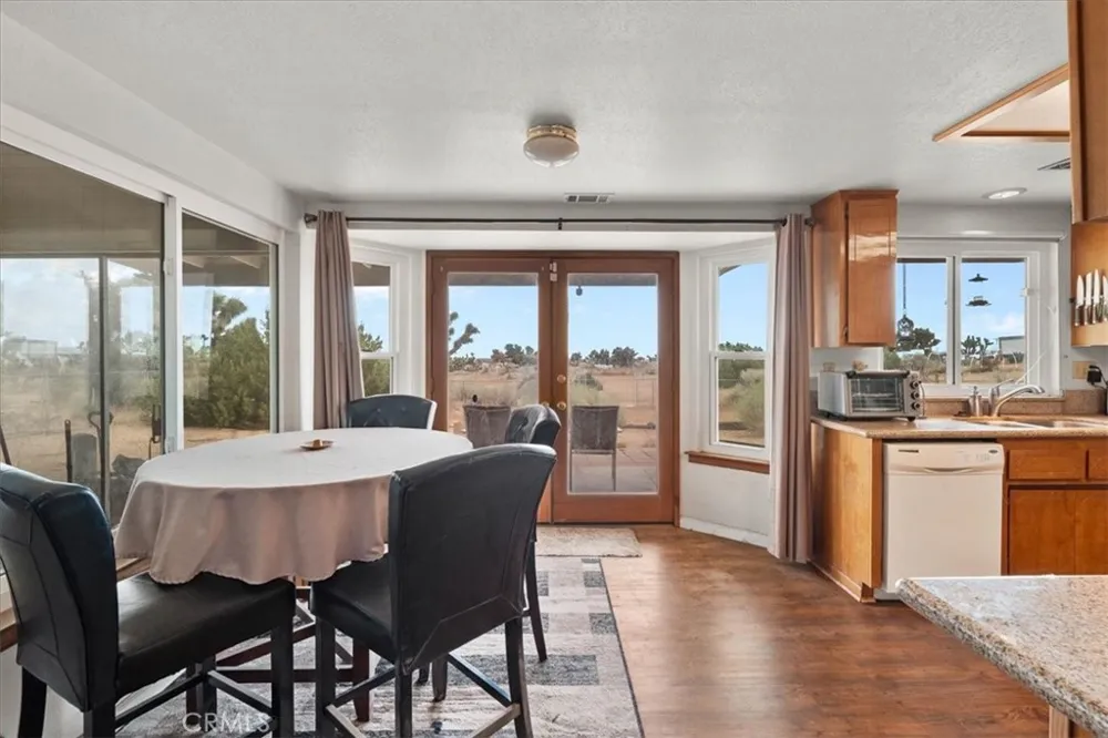 8757 Pacific Phelan, CA 92371