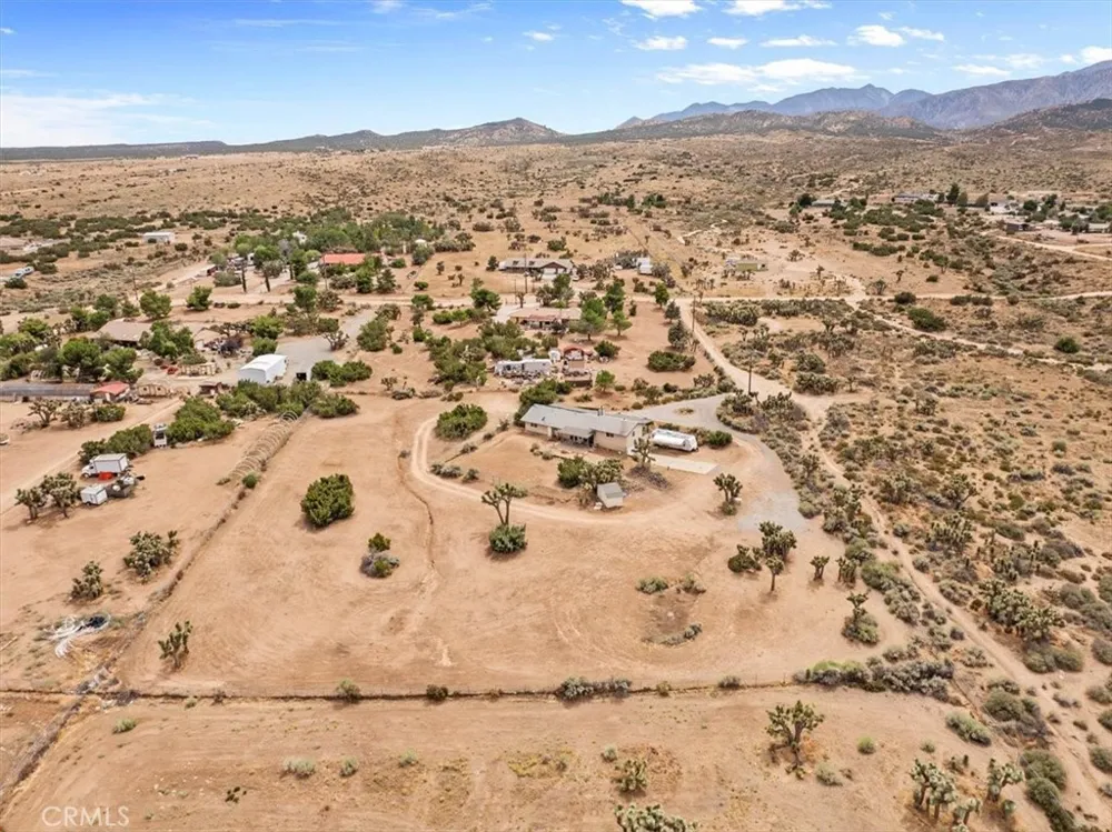 8757 Pacific Phelan, CA 92371