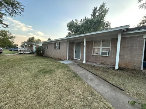 20 S 204TH EastAvenue