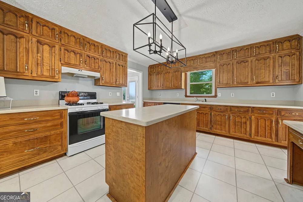 330 Laurelwood DR Tyrone, GA 30290