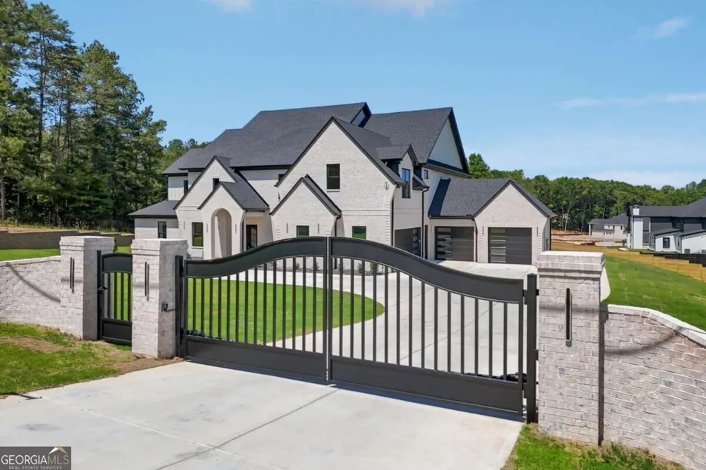 3207 Thompson Mill Rd Buford, GA 30519