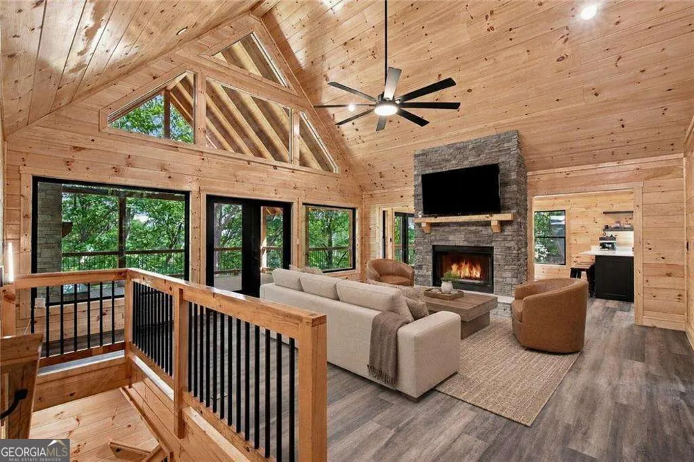 970 Mountain Oak RD Ellijay, GA 30536