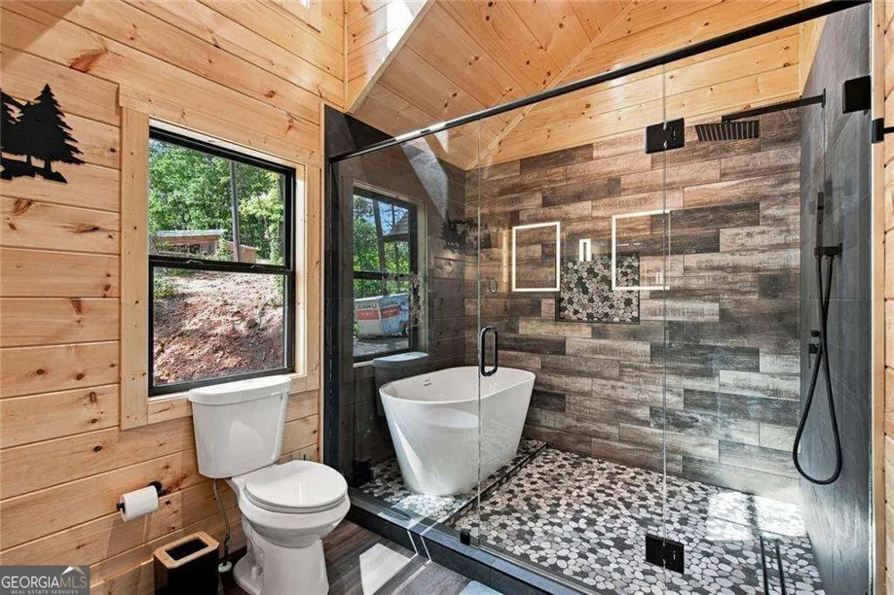 970 Mountain Oak RD Ellijay, GA 30536