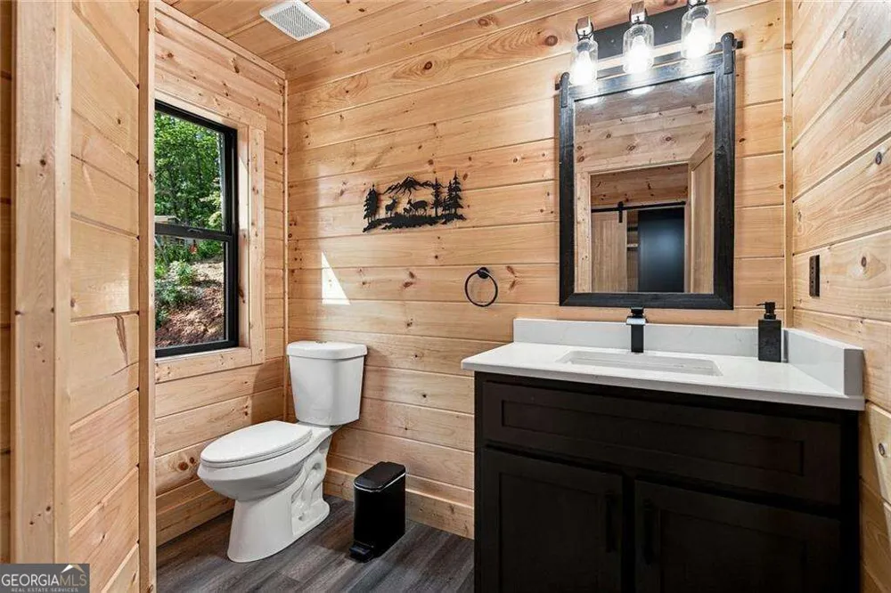 970 Mountain Oak RD Ellijay, GA 30536