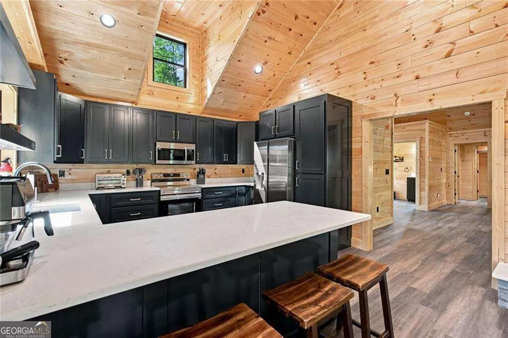 970 Mountain Oak RD Ellijay, GA 30536