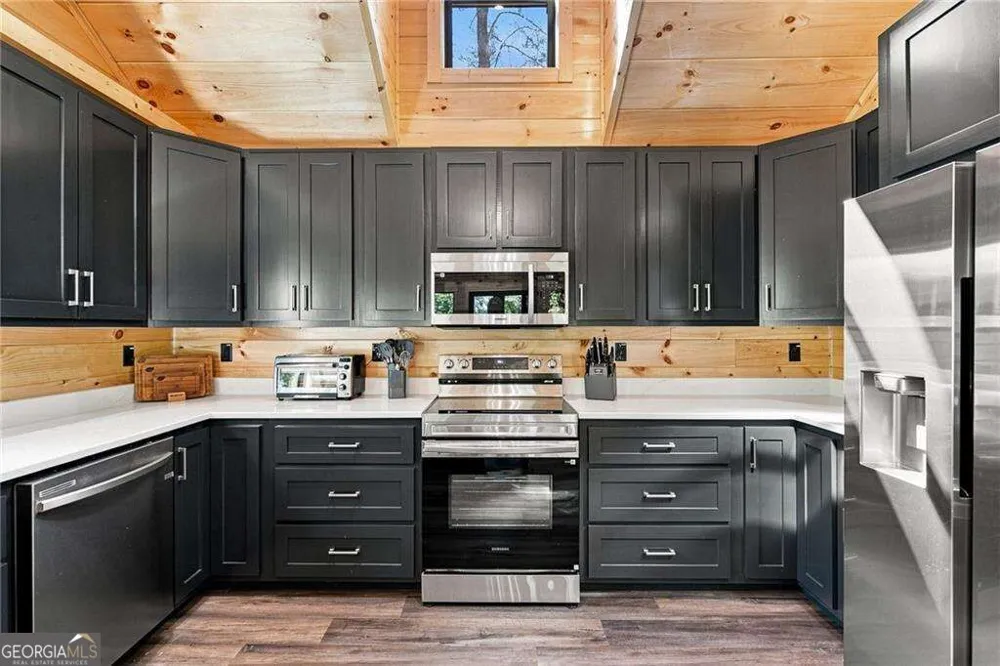 970 Mountain Oak RD Ellijay, GA 30536