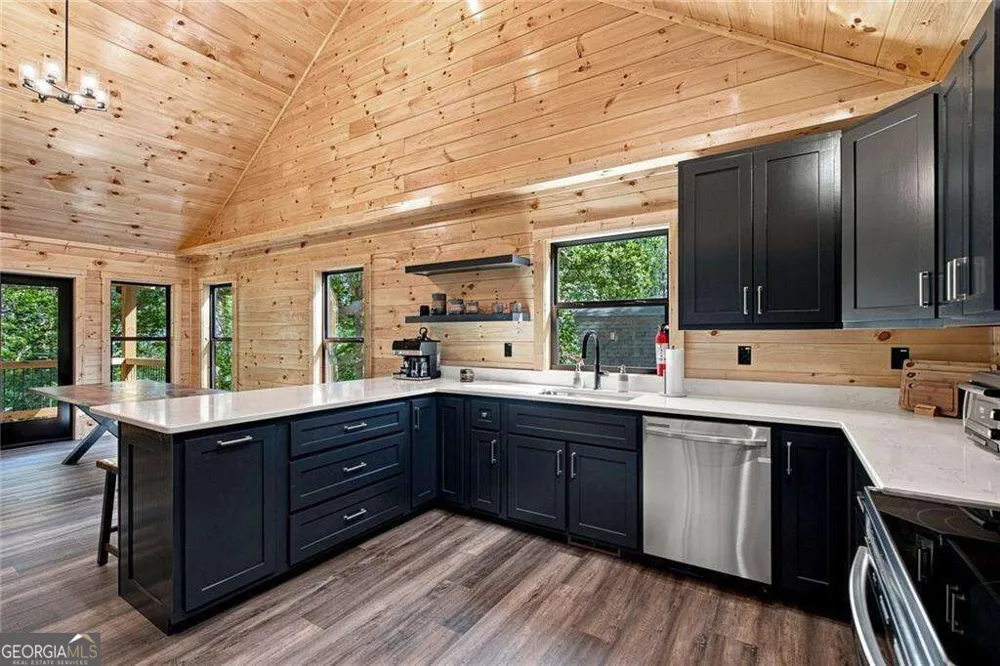 970 Mountain Oak RD Ellijay, GA 30536