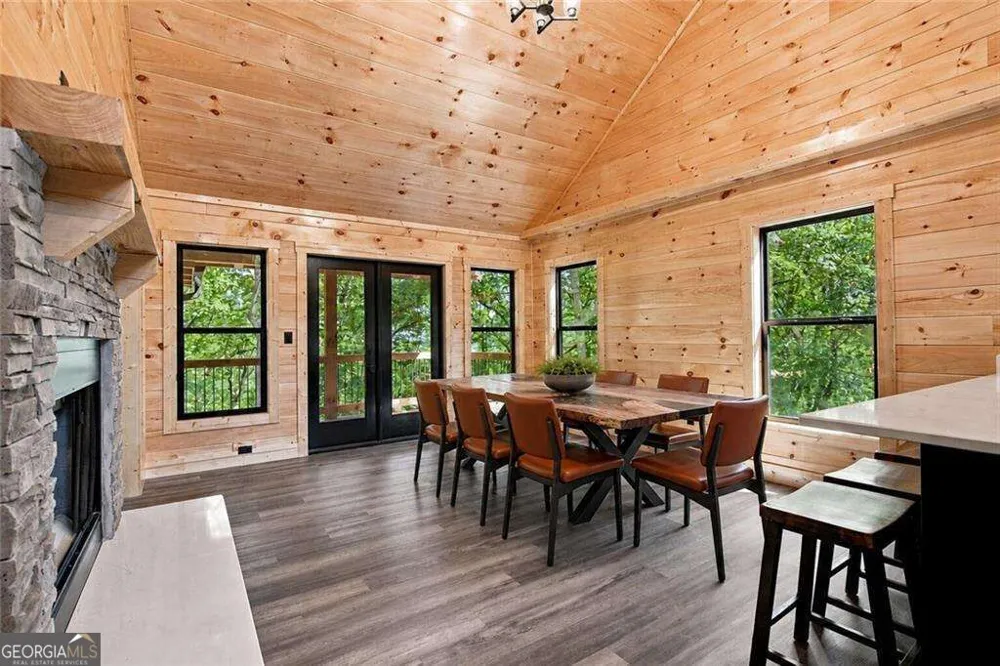970 Mountain Oak RD Ellijay, GA 30536