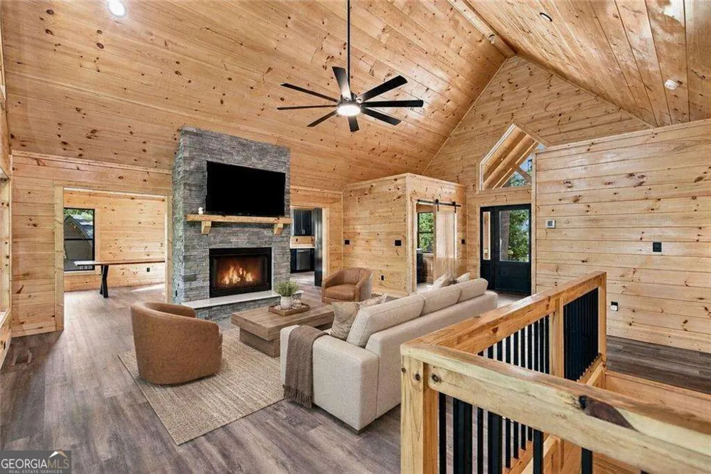970 Mountain Oak RD Ellijay, GA 30536