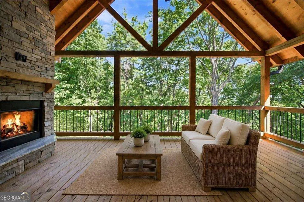 970 Mountain Oak RD Ellijay, GA 30536