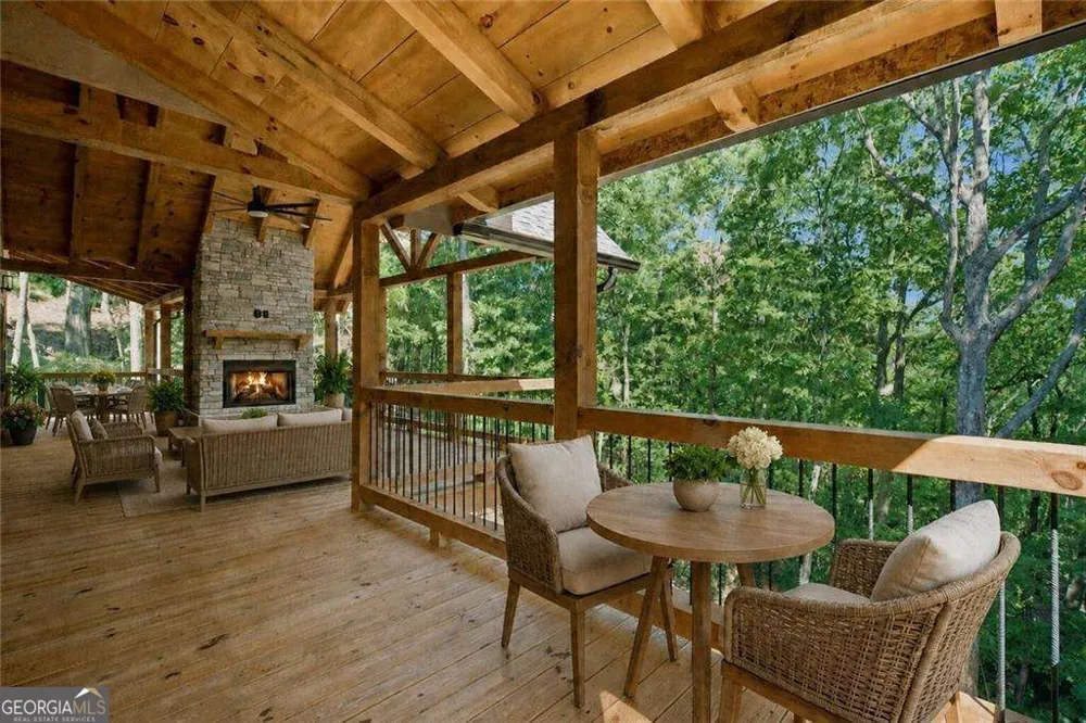 970 Mountain Oak RD Ellijay, GA 30536