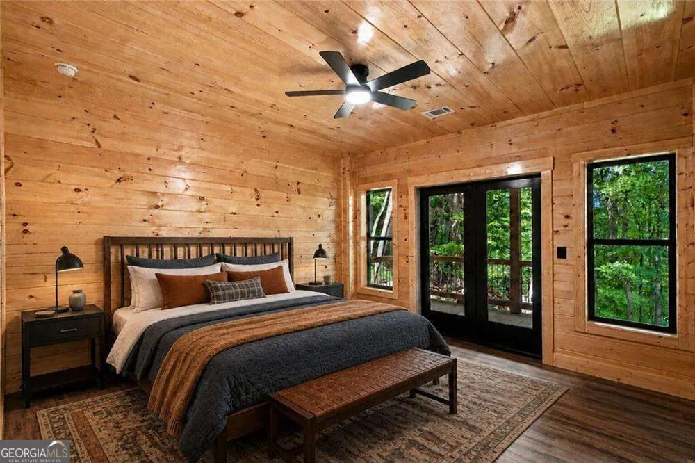 970 Mountain Oak RD Ellijay, GA 30536