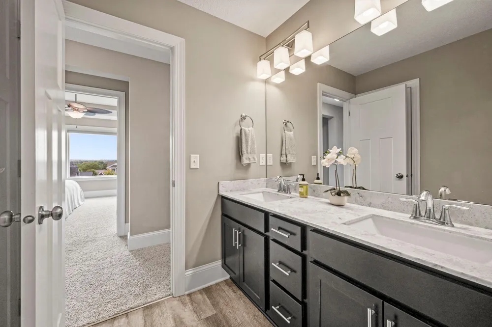 20083 Harness Avenue Lakeville, MN 55044