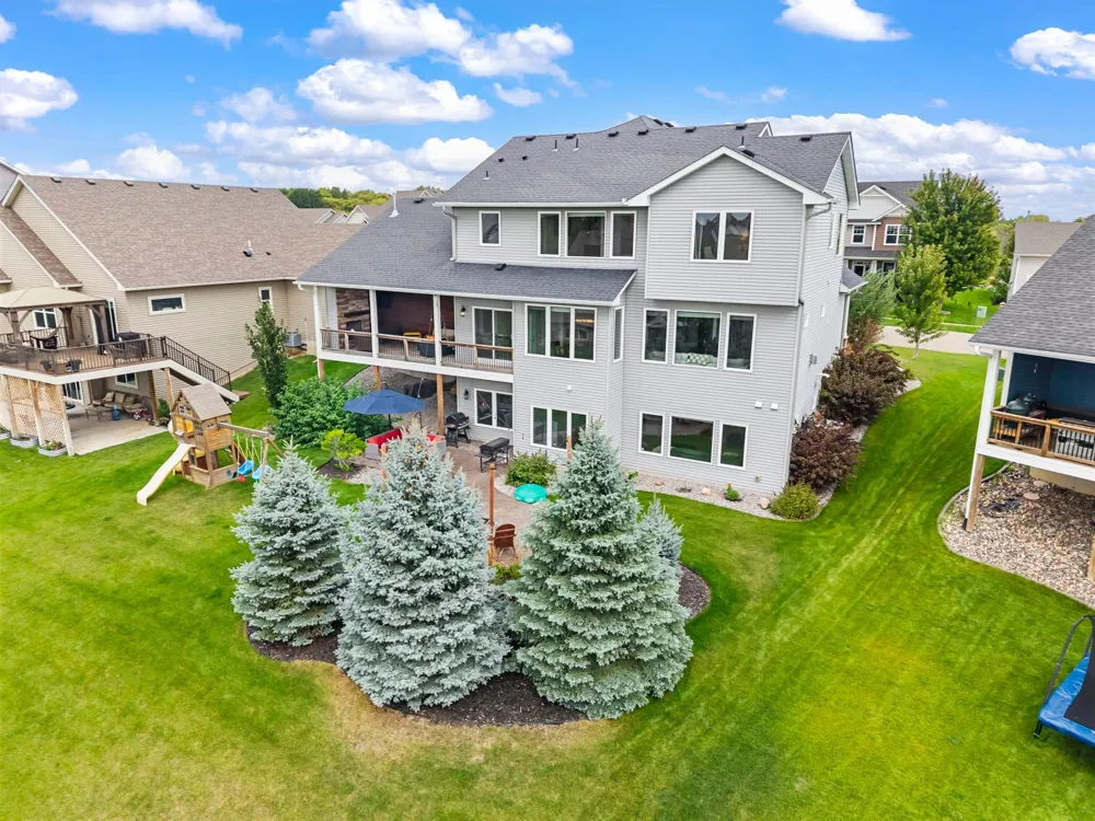 20083 Harness Avenue Lakeville, MN 55044