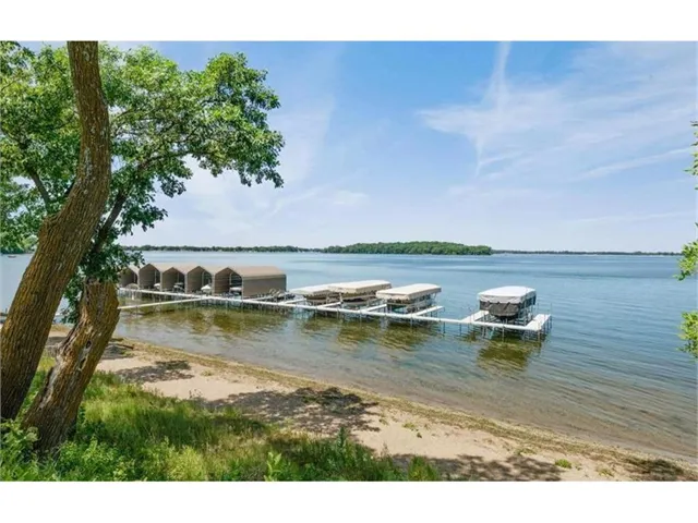 816 Beach Road Waconia, MN 55387