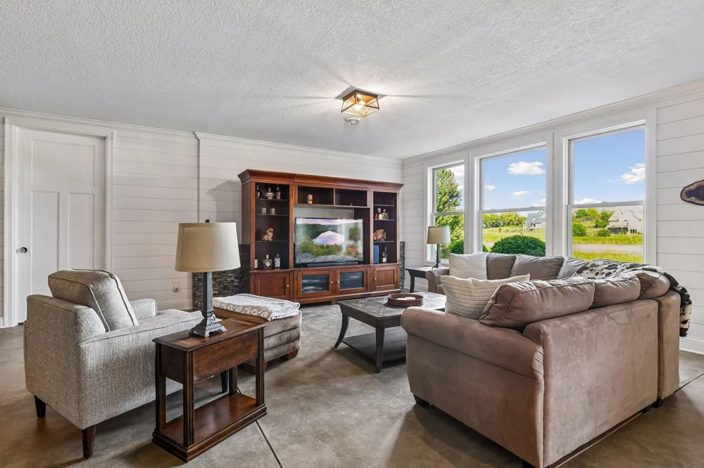 816 Beach Road Waconia, MN 55387