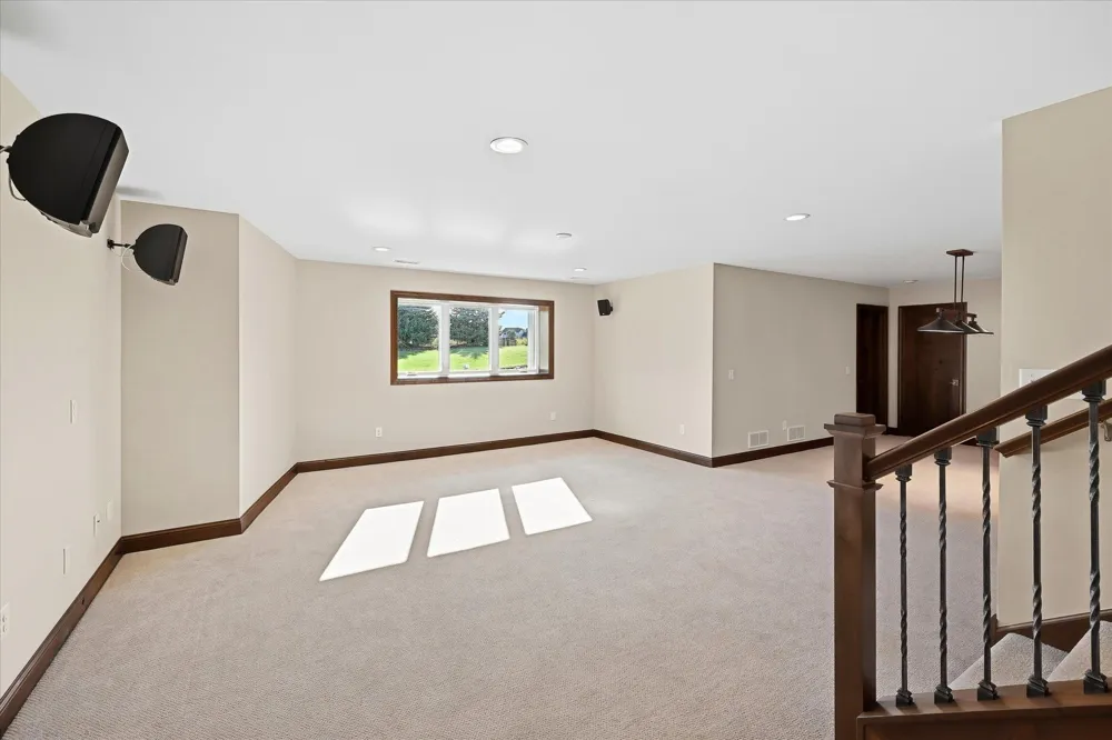 3204 Landon Court Chaska, MN 55318